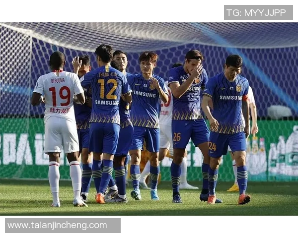 广州富力逆转江苏苏宁精彩对决以三比二获胜展现强大韧性与团队精神 广州富力逆转江苏苏宁精彩对决以三比二获胜展现强大韧性与团队精神