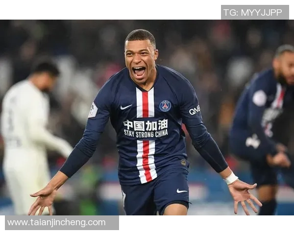 索尔纳与沙姆洛克流浪的激烈对决揭示足球魅力与战术智慧