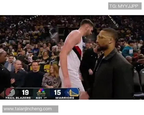 勇士与开拓者激战四分之一决赛回顾精彩瞬间与球员表现分析 勇士与开拓者激战四分之一决赛回顾精彩瞬间与球员表现分析