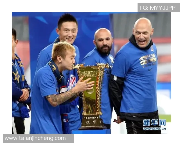 足协杯决赛第二回合申花与上港激战成焦点争夺冠军荣耀